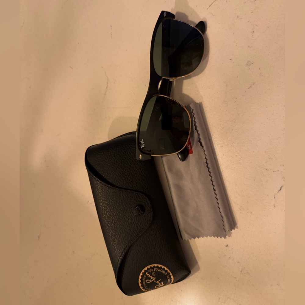 Rayban Sunglasses, comes with cleaning cloth and carrying case